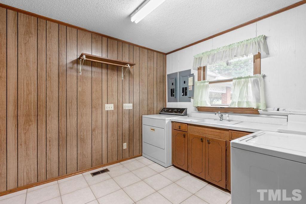 940 Hood Farm Road Clayton, NC 27520 - Photo 19 of 29 Gallery Image 19