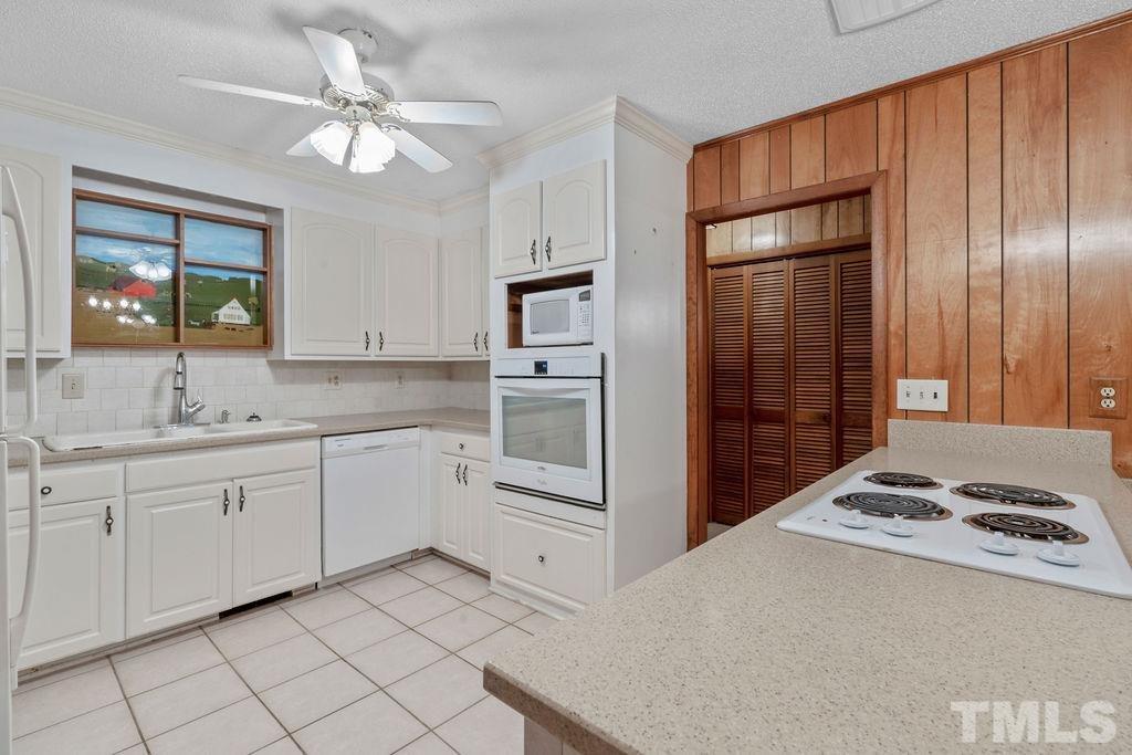 940 Hood Farm Road Clayton, NC 27520 - Photo 9 of 29 Gallery Image 9