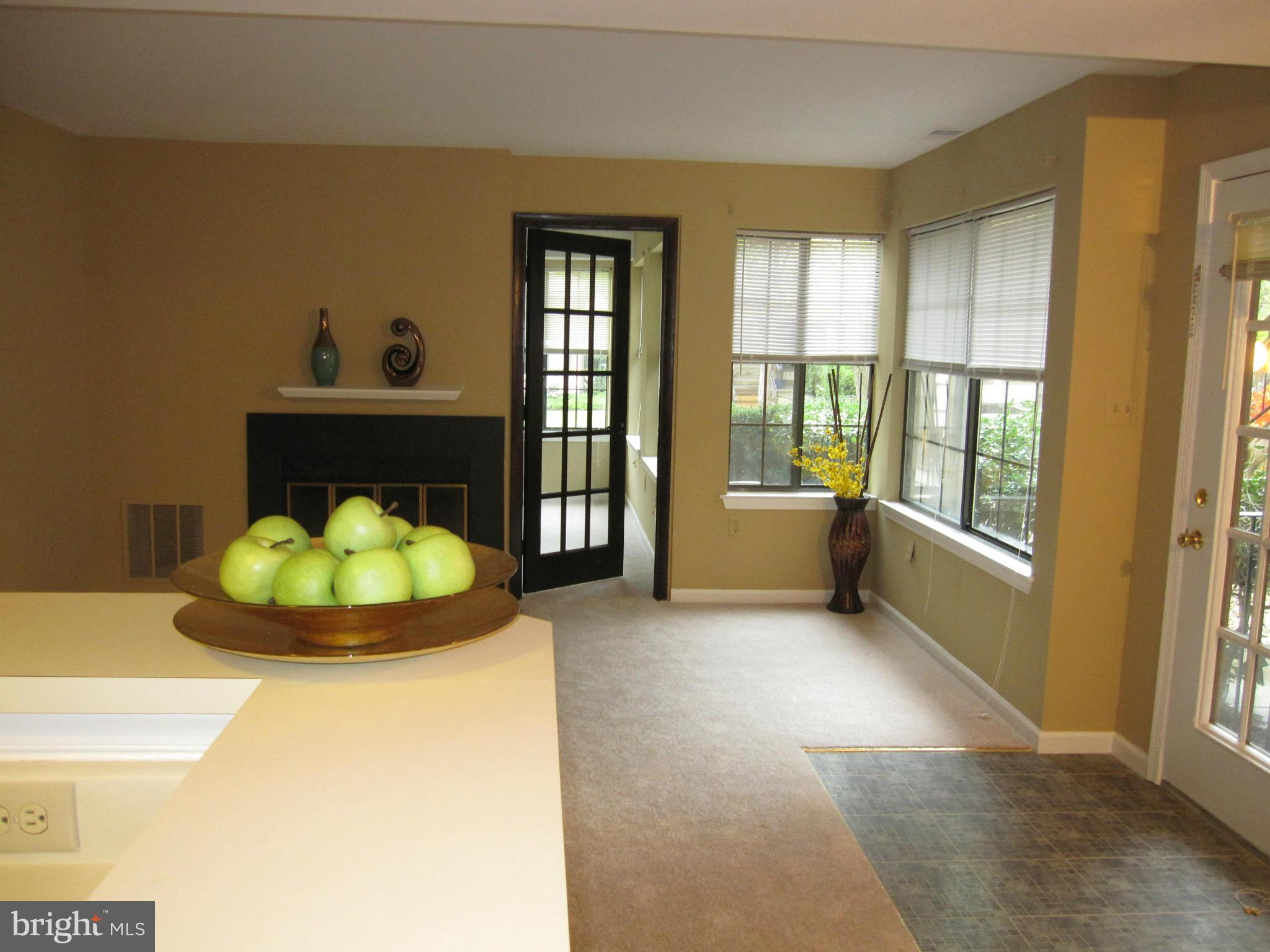 14107 William Street, Unit 16D Laurel, MD 20707 - Photo 11 of 23 Living Room