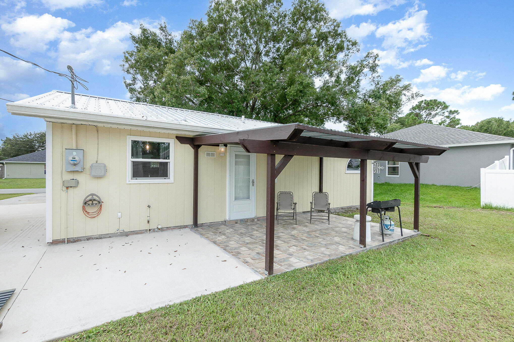771 Airoso Road Southeast Palm Bay, FL 32909 - Photo 13 of 18 Back porch