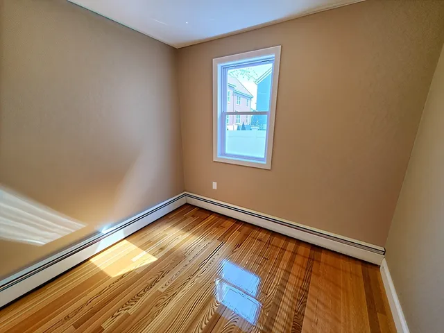 a view of empty room with window