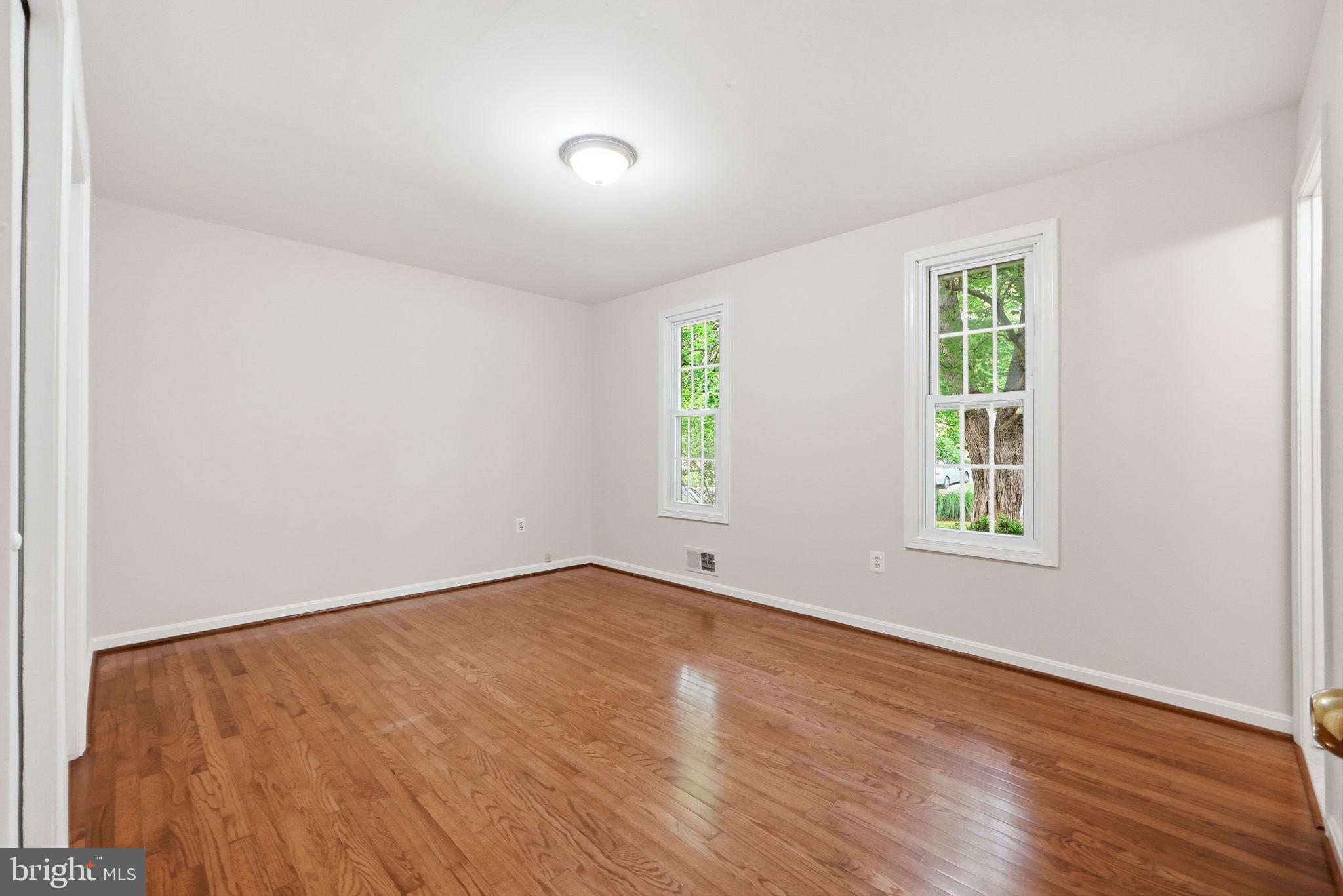 14204 Piccadilly Road Silver Spring, MD 20906 - Photo 17 of 42 Primary Bedroom Suite