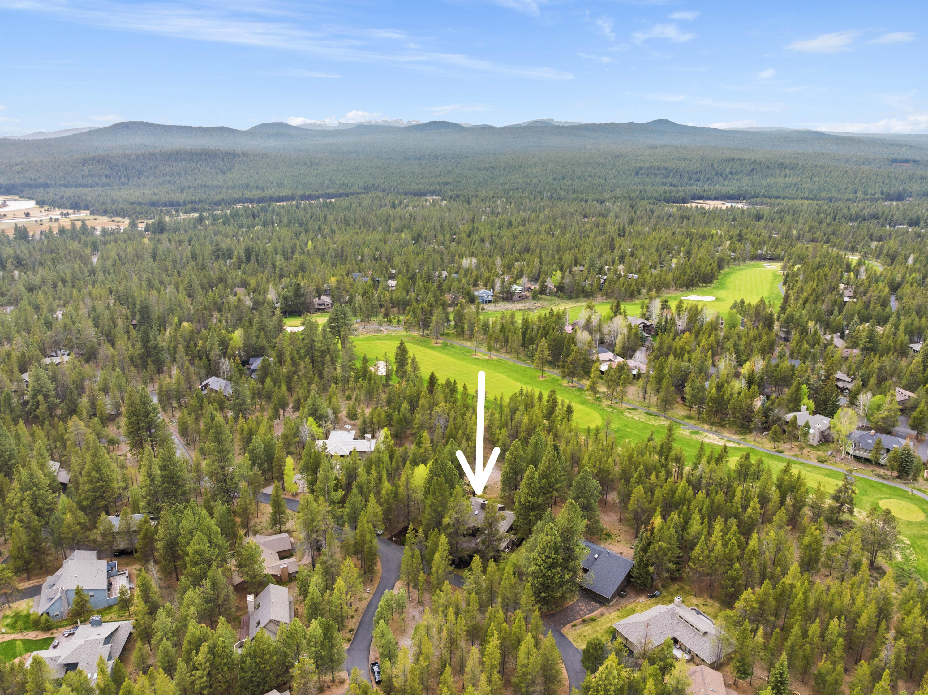 17866 Grouse Lane, Unit 3 Sunriver, OR 97707 - Photo 46 of 61 a view of lake and mountain