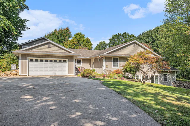 $649,900 | 9622 West R Avenue, Mattawan, MI 49071