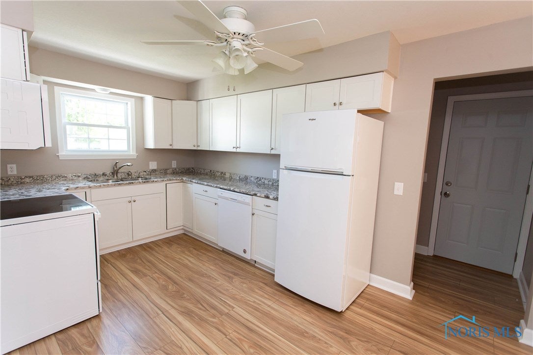 3211 Brown Road Oregon, OH 43616 - Photo 8 of 36 Gallery Image 8
