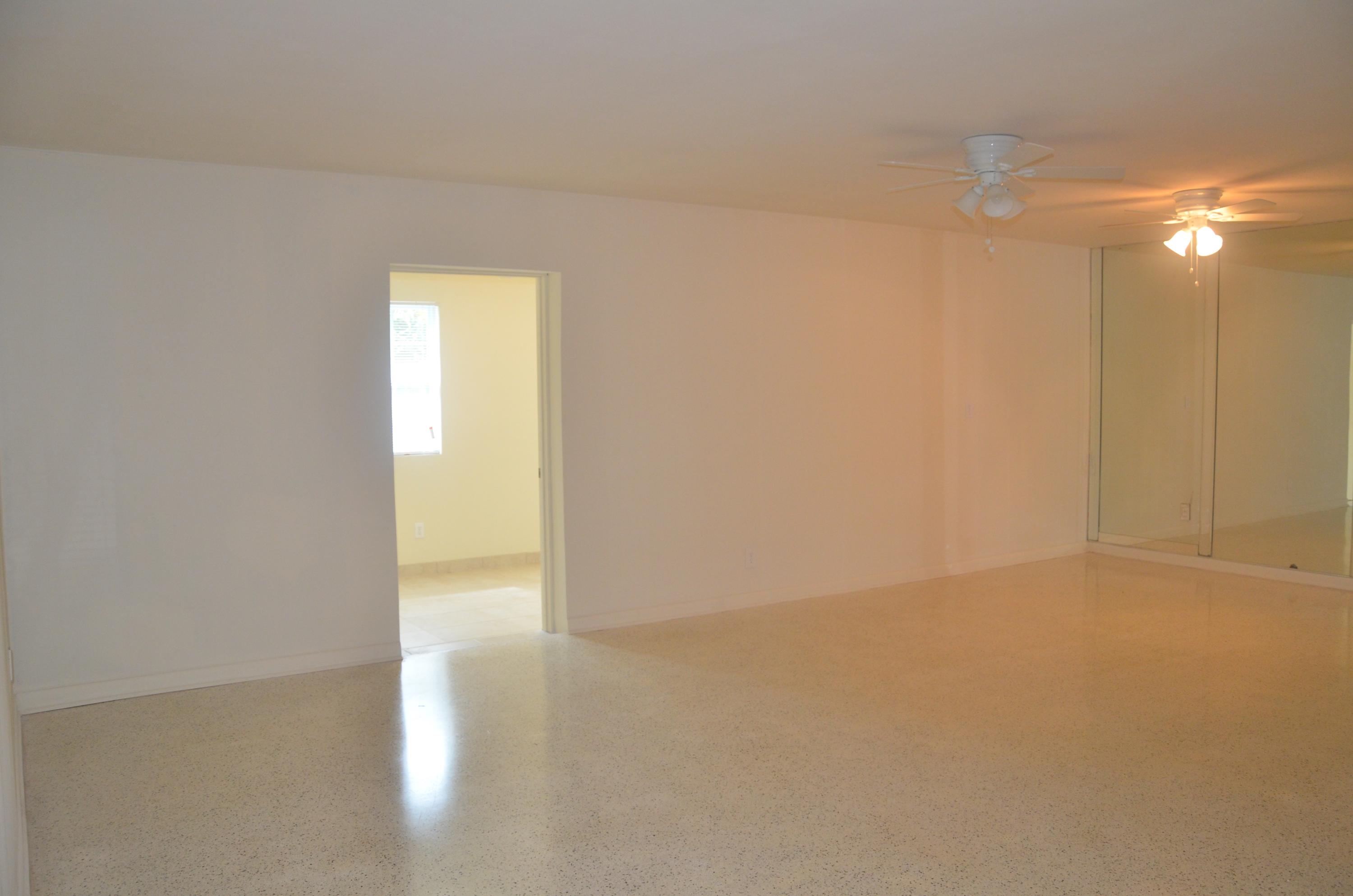 189 East 30th Street Riviera Beach, FL 33404 - Photo 3 of 12 Living Area