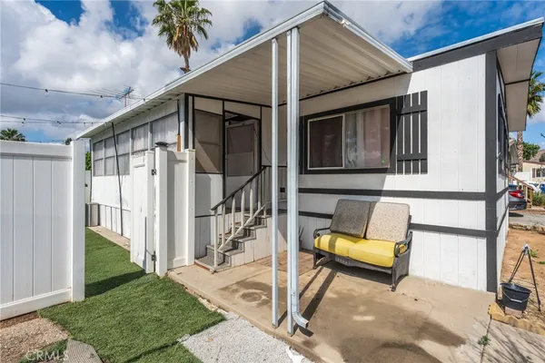 $189,000 | 3883-spc 45 Buchanan Street, Riverside, CA 92503