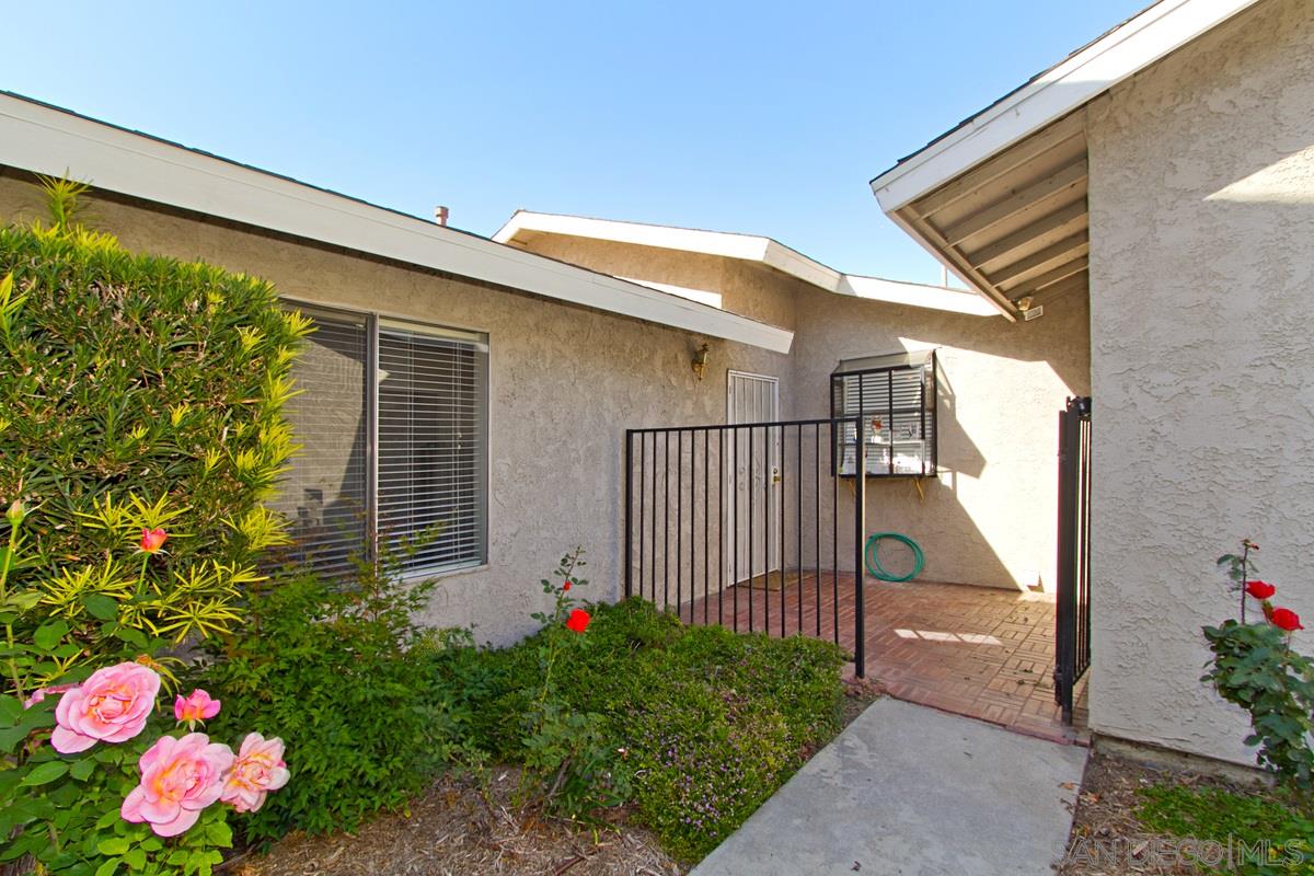 44557 La Paz Road, Unit B Temecula, CA 92592 - Photo 4 of 21
