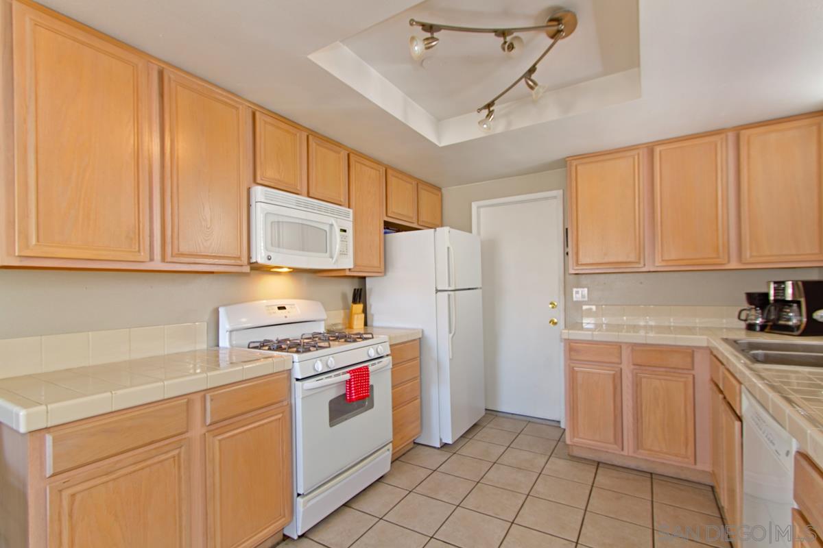 44557 La Paz Road, Unit B Temecula, CA 92592 - Photo 9 of 21