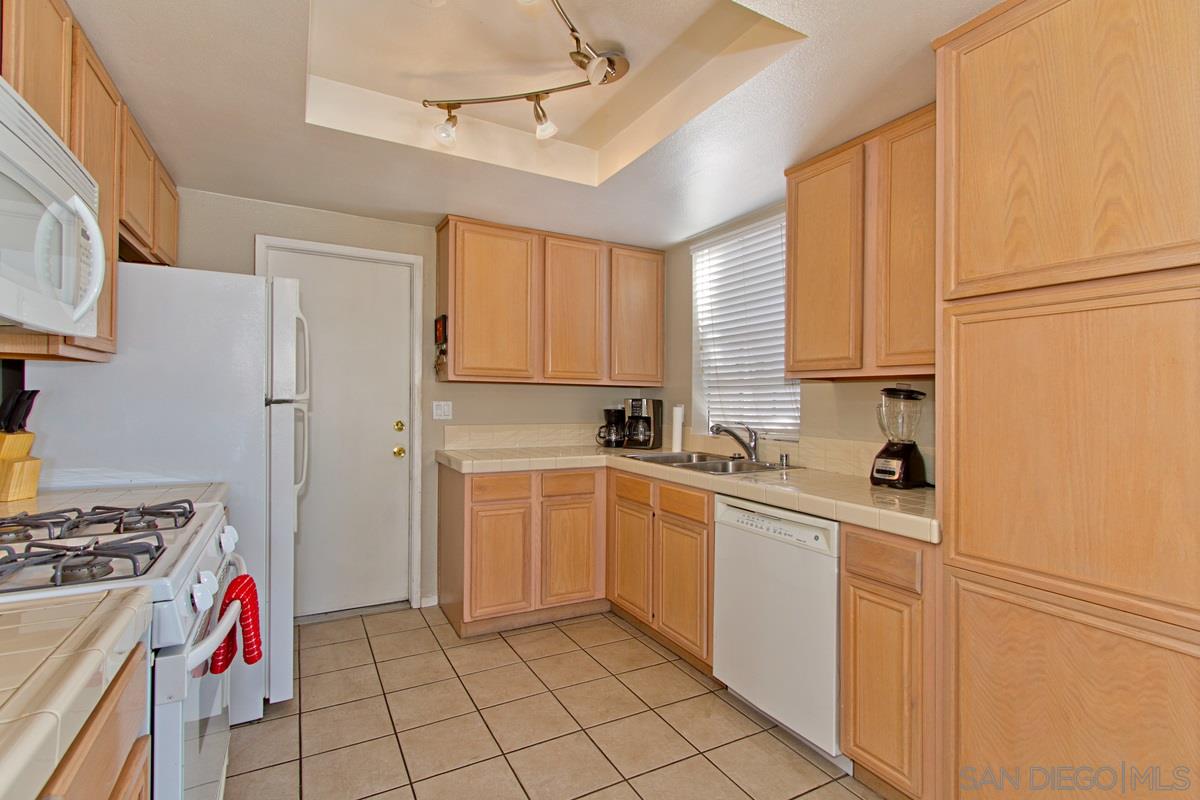 44557 La Paz Road, Unit B Temecula, CA 92592 - Photo 10 of 21