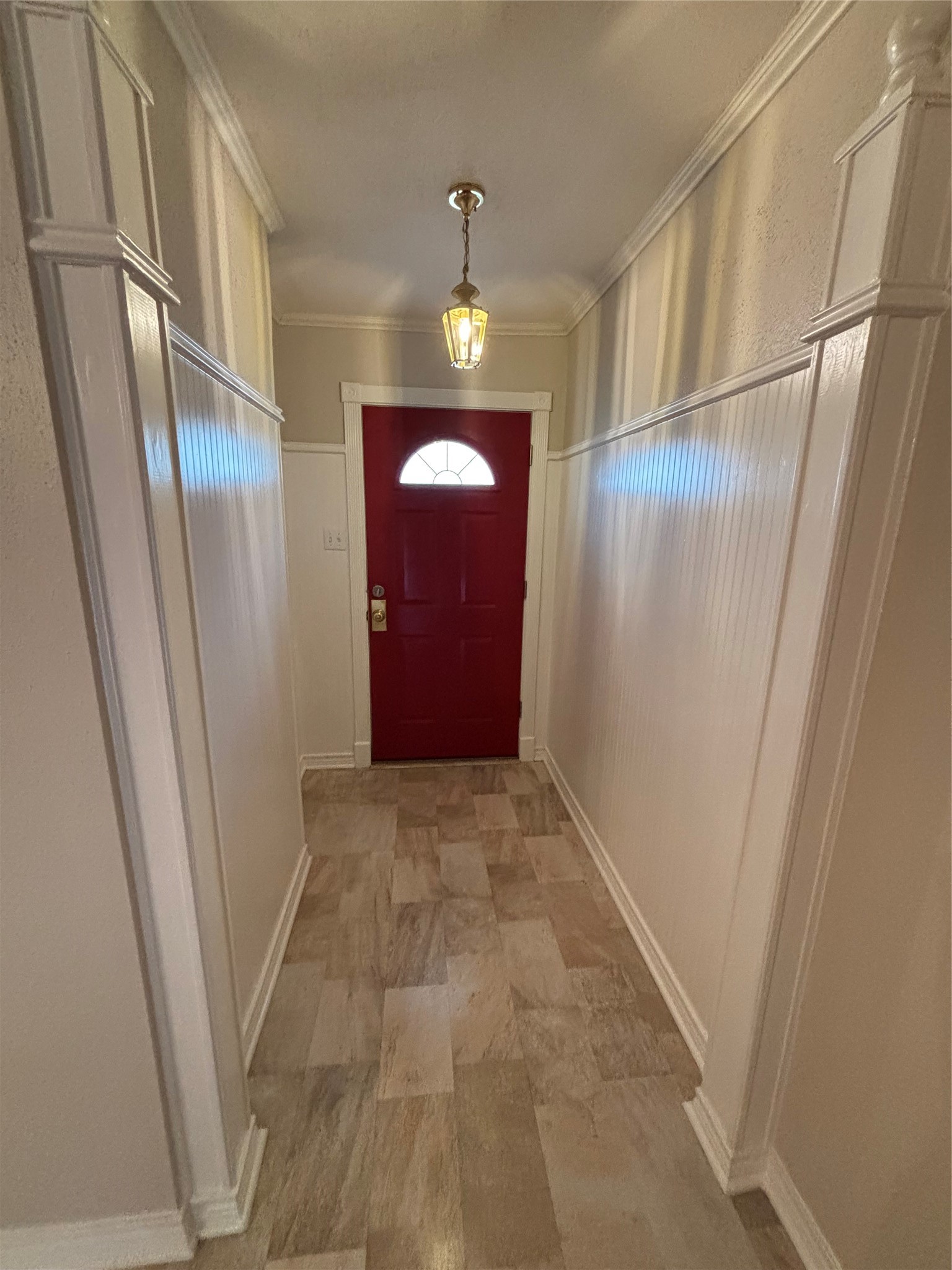 14515 Wunderlich Drive, Unit 315 Houston, TX 77069 - Photo 6 of 37 Entryway with Custom Bead Board