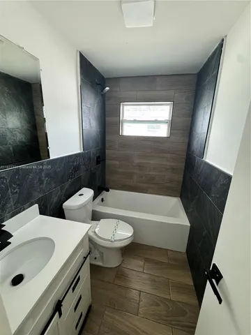 $2,850 | 1445 Northwest 34th Street, Unit 1445, Miami, FL 33142