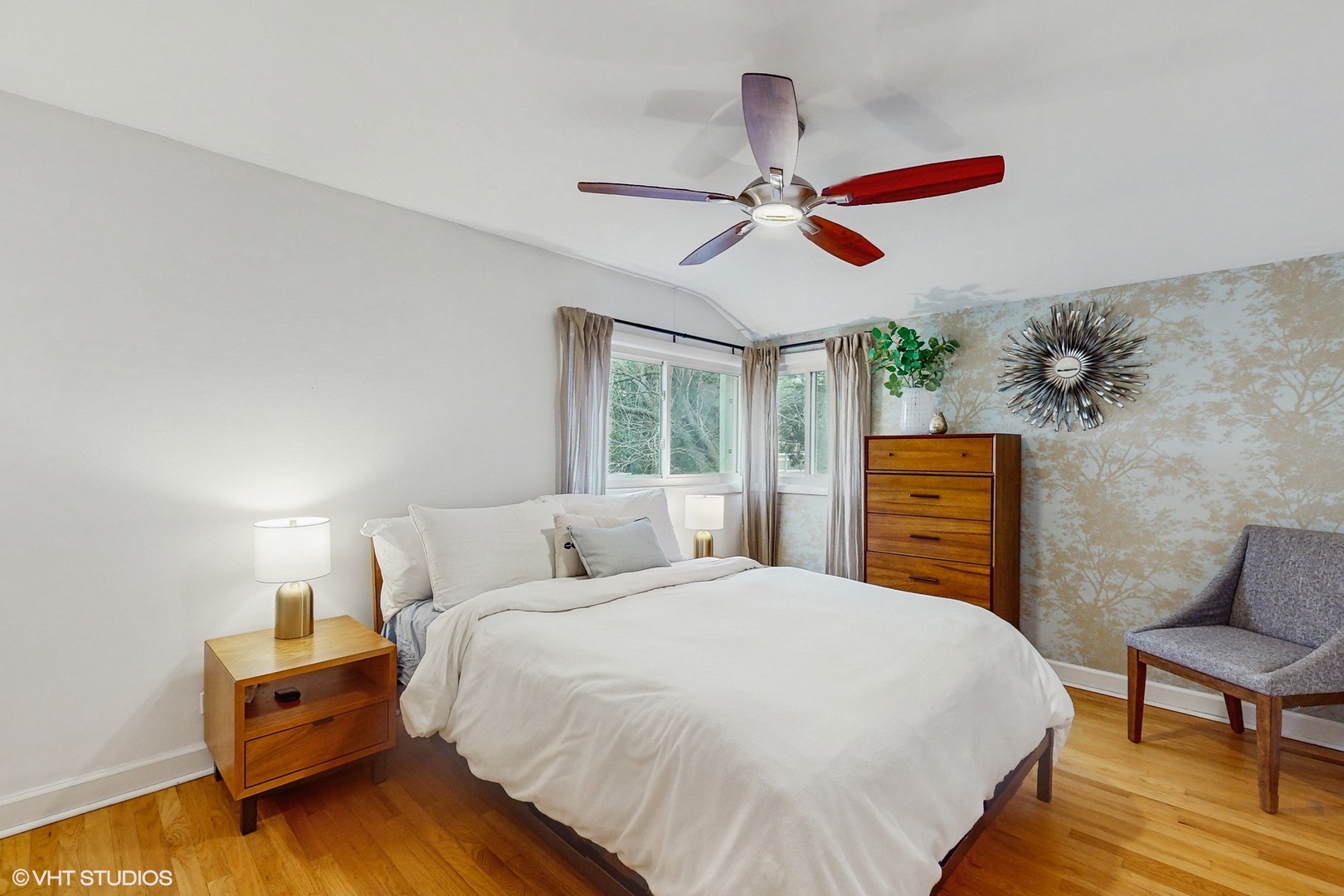 9238 Forestview Road Evanston, IL 60203 - Photo 11 of 26 Gallery Image 11