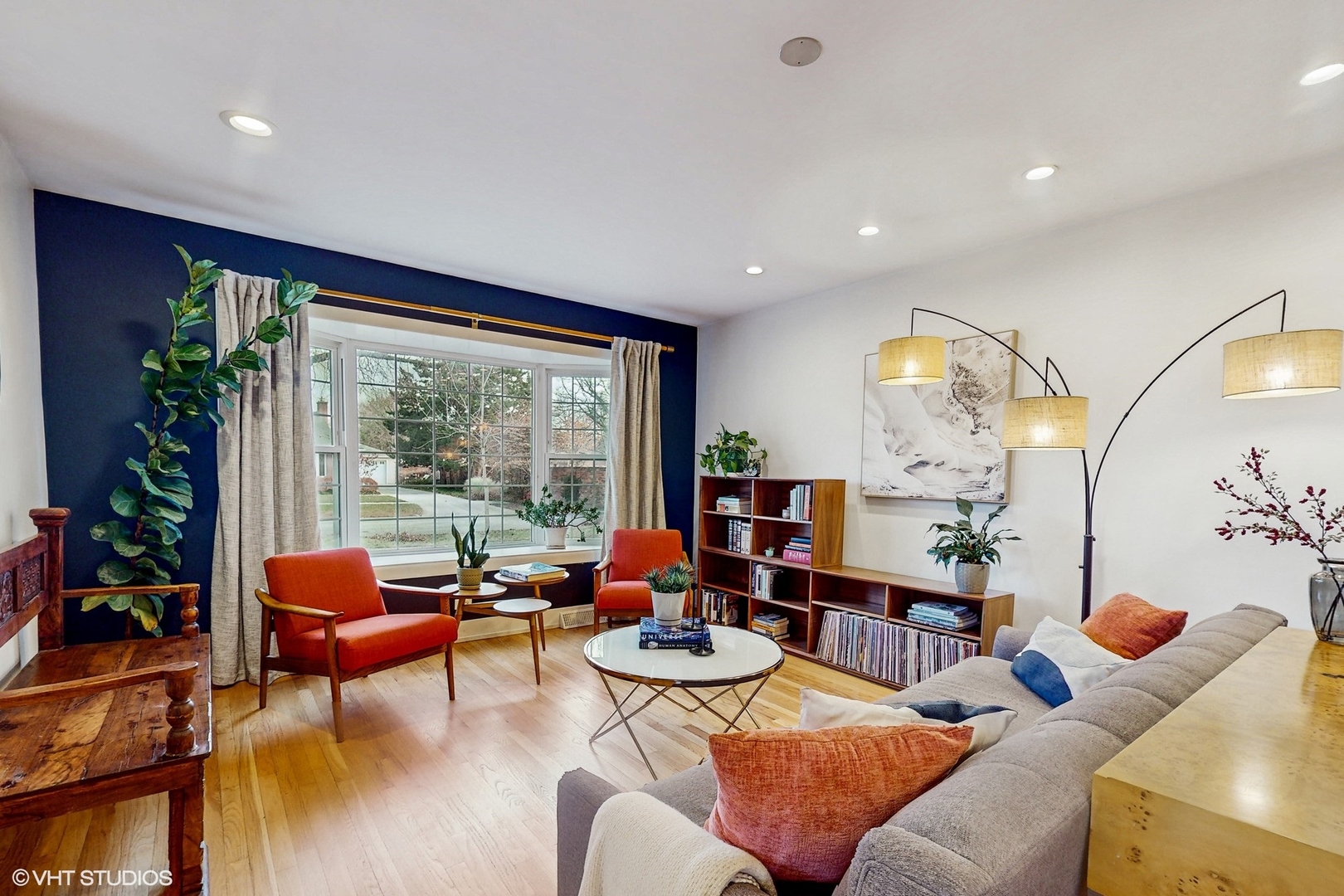 9238 Forestview Road Evanston, IL 60203 - Photo 3 of 26 Gallery Image 3