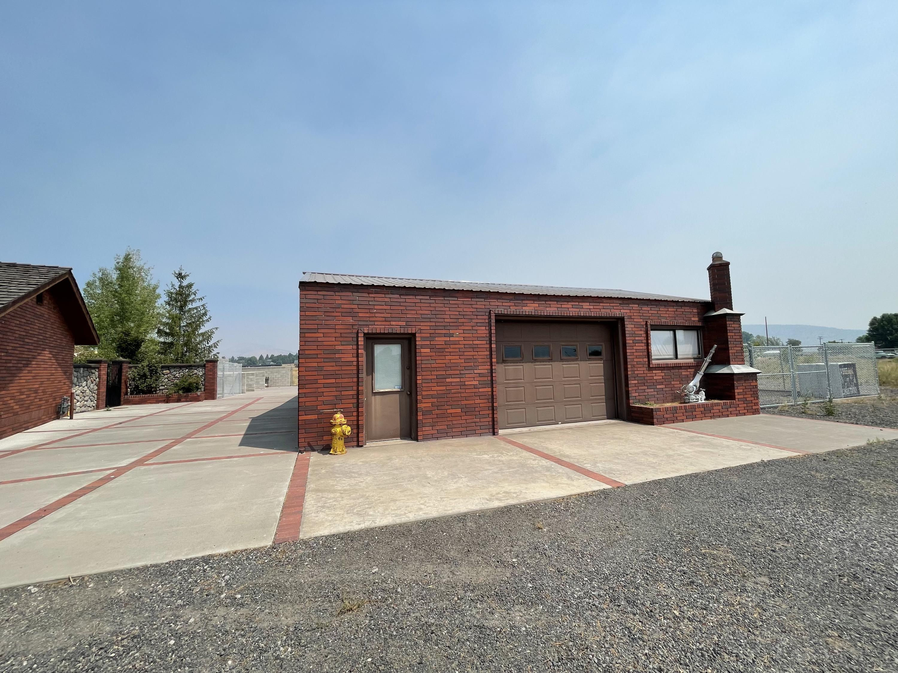 7322 Reeder Road Klamath Falls, OR 97603 - Photo 32 of 37 449D4CF3-1BEB-49C5-8901-1F40129EE269