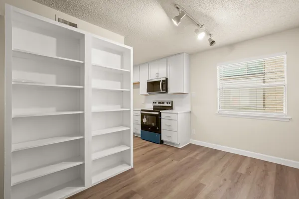 $259,900 | 2408 Longview Street, Unit 112, Austin, TX 78705