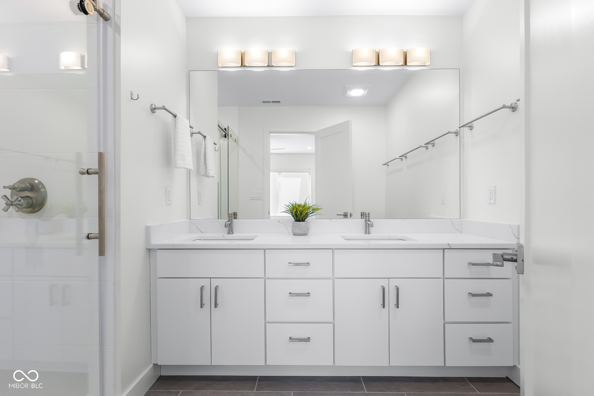 822 7th Street Columbus, IN 47201 - Photo 29 of 41