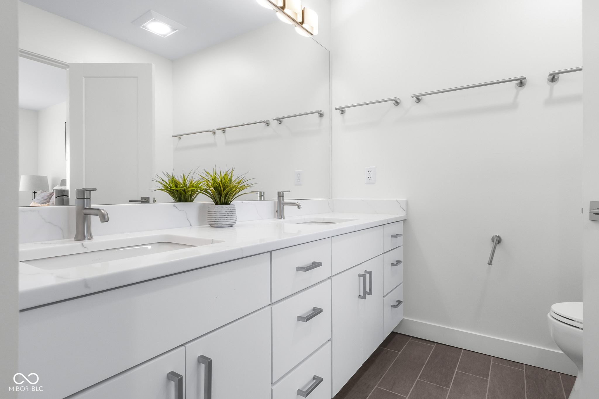 822 7th Street Columbus, IN 47201 - Photo 32 of 41