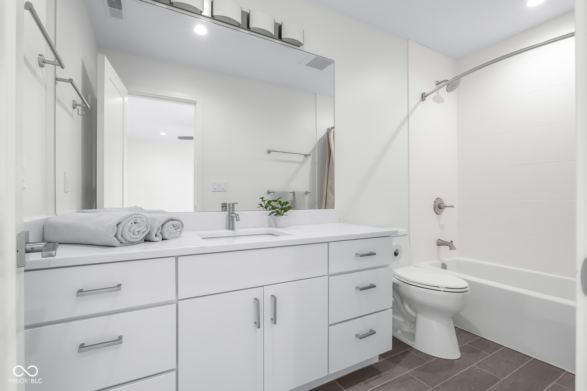 822 7th Street Columbus, IN 47201 - Photo 36 of 41