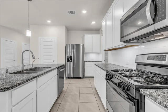 $350,000 | 17554 Rosette Grass Drive, Conroe, TX 77385