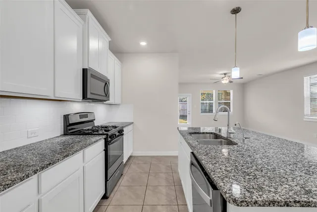 $350,000 | 17554 Rosette Grass Drive, Conroe, TX 77385