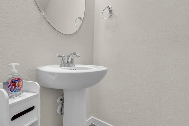 $350,000 | 17554 Rosette Grass Drive, Conroe, TX 77385