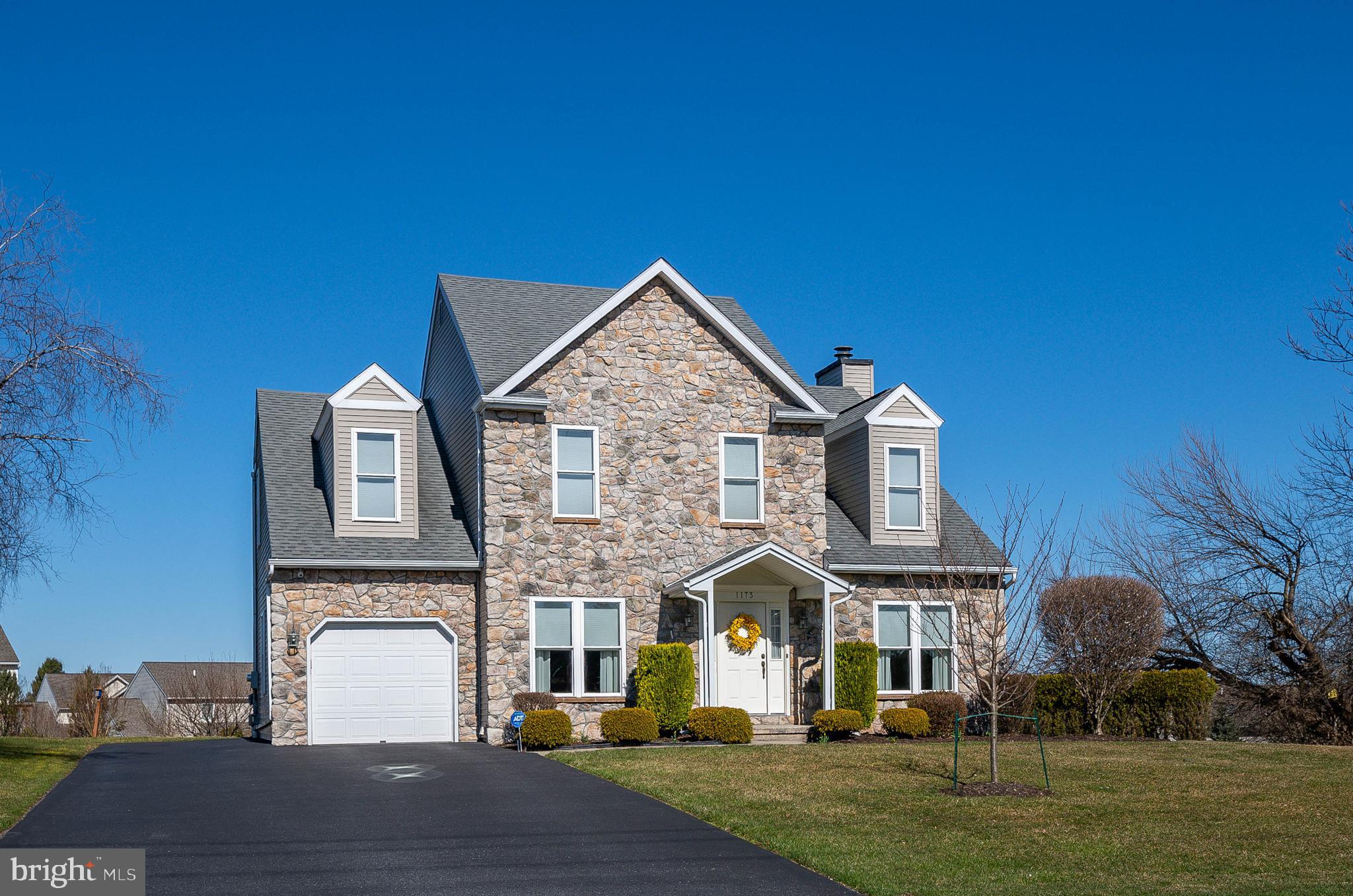 1173 Cedar Top Road Reading, PA 19607 - Photo 2 of 34