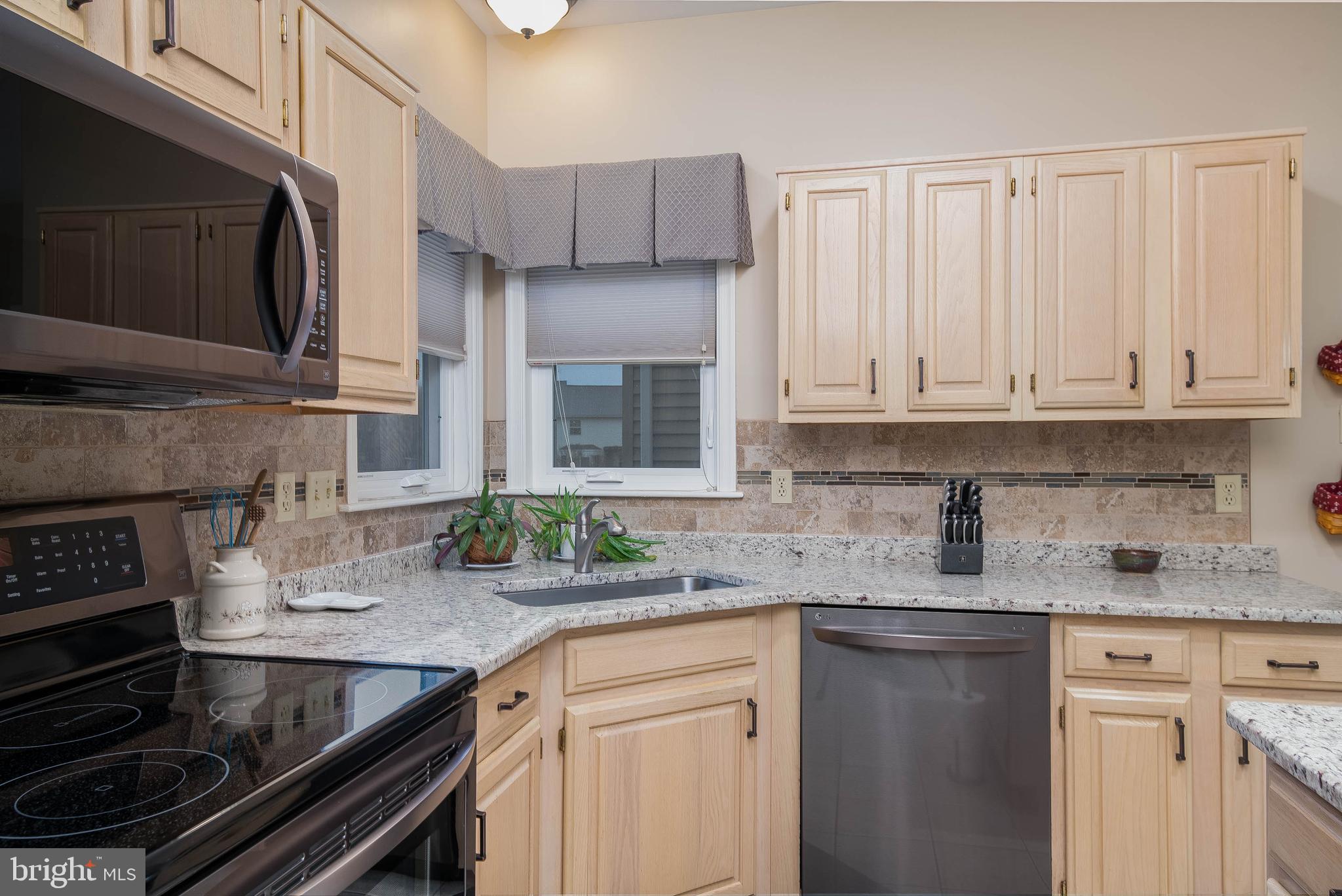 1173 Cedar Top Road Reading, PA 19607 - Photo 11 of 34 Kitchen