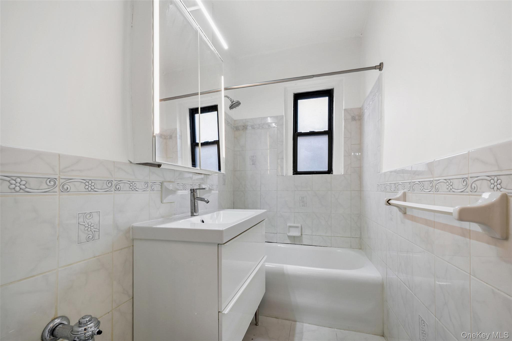 663 Locust Street, Unit 5D Mount Vernon, NY 10552 - Photo 20 of 21