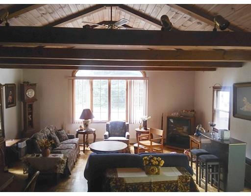 376 Thompson Road Webster, MA 01570 - Photo 5 of 13