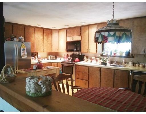 376 Thompson Road Webster, MA 01570 - Photo 8 of 13