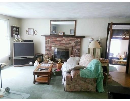 376 Thompson Road Webster, MA 01570 - Photo 9 of 13