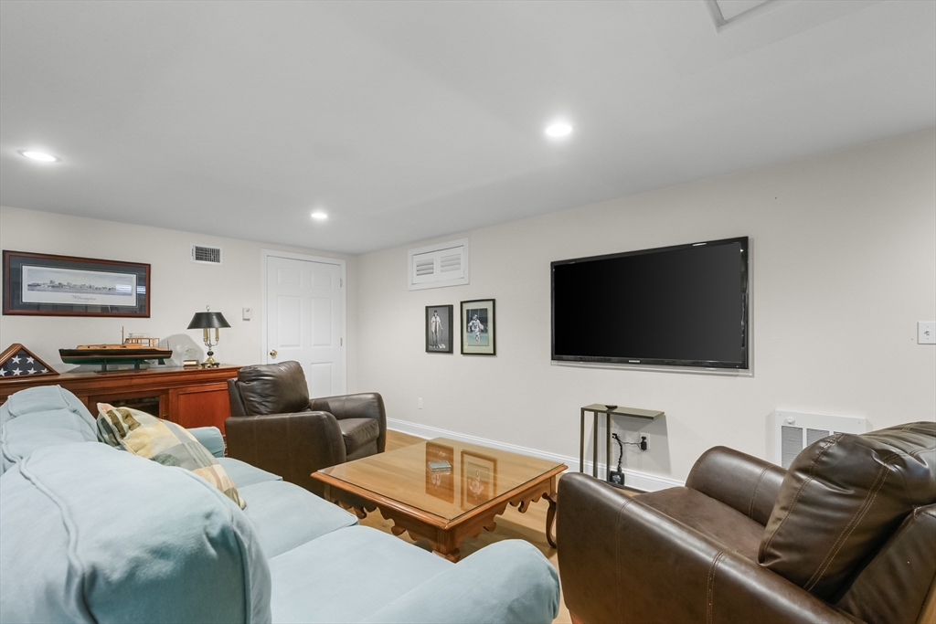 23 Topping Lift Mashpee, MA 02649 - Photo 38 of 42