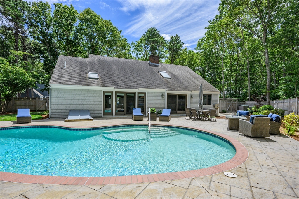 23 Topping Lift Mashpee, MA 02649 - Photo 4 of 42