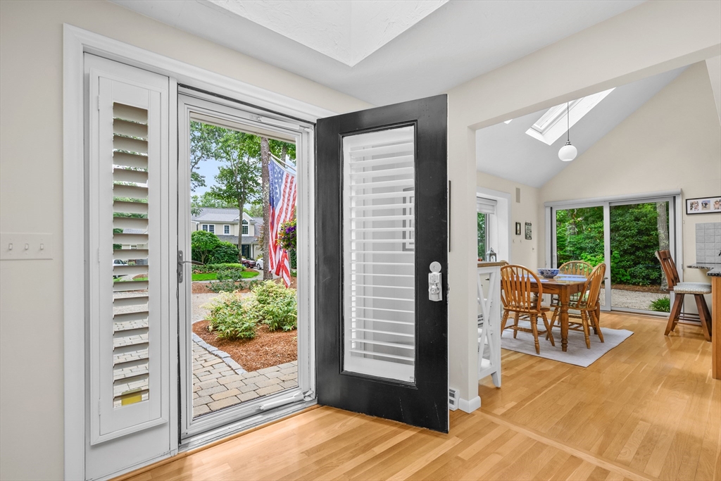 23 Topping Lift Mashpee, MA 02649 - Photo 6 of 42