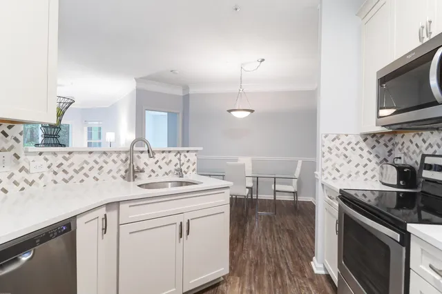 $2,400 | 1300 Park W Boulevard, Unit 716, Mount Pleasant, SC 29466