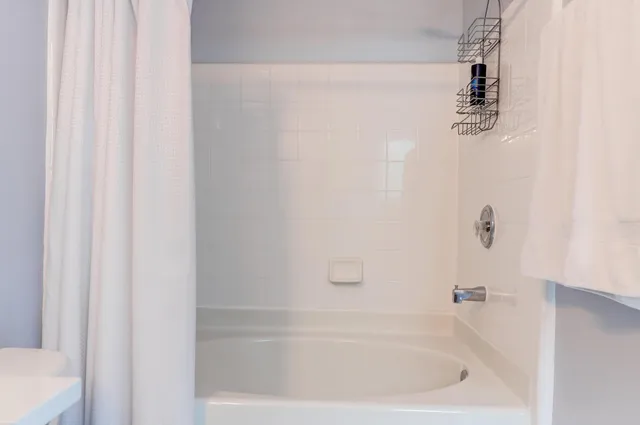 $2,400 | 1300 Park W Boulevard, Unit 716, Mount Pleasant, SC 29466