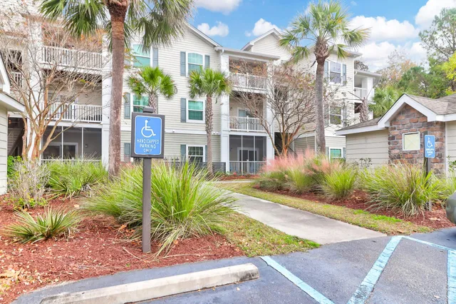 $2,400 | 1300 Park W Boulevard, Unit 716, Mount Pleasant, SC 29466