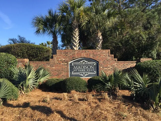 $2,400 | 1300 Park W Boulevard, Unit 716, Mount Pleasant, SC 29466