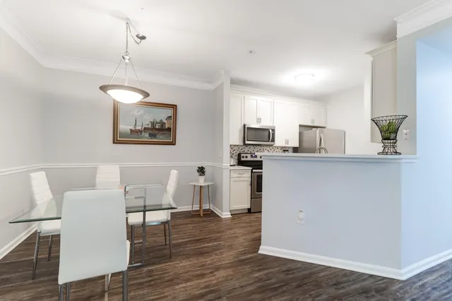 $2,400 | 1300 Park W Boulevard, Unit 716, Mount Pleasant, SC 29466