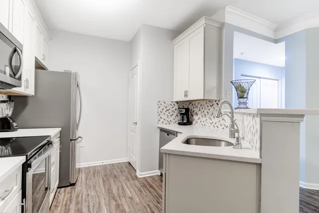 $2,400 | 1300 Park W Boulevard, Unit 716, Mount Pleasant, SC 29466