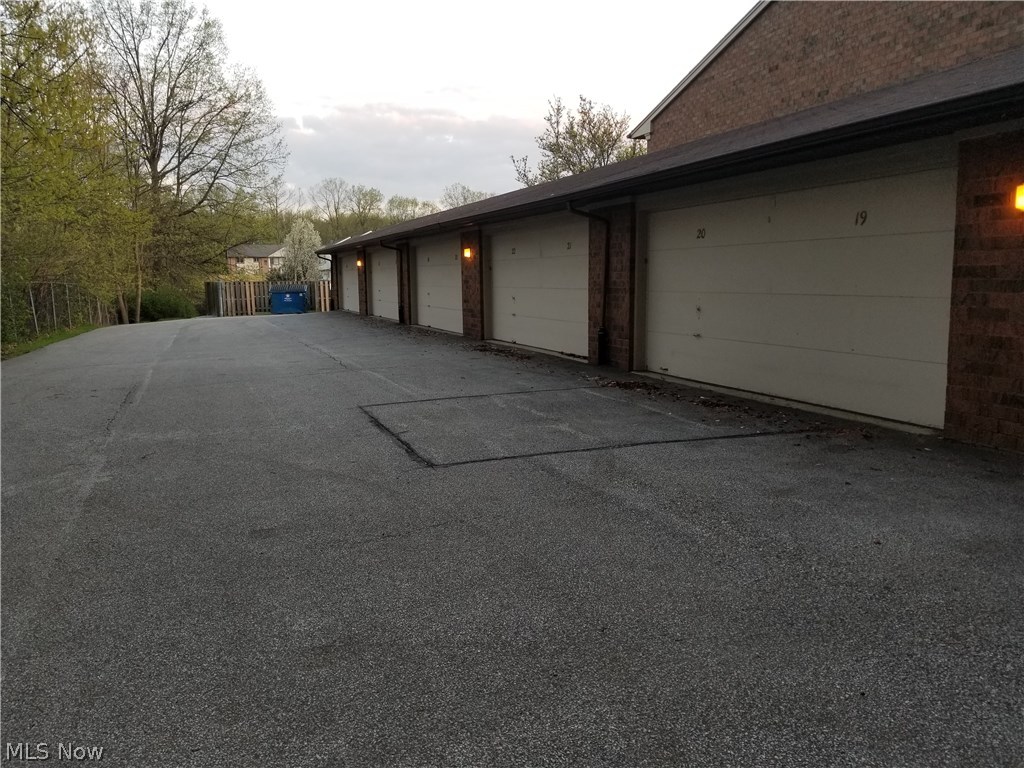 1265 Lost Nation Road, Unit 20 Willoughby, OH 44094 - Photo 3 of 17