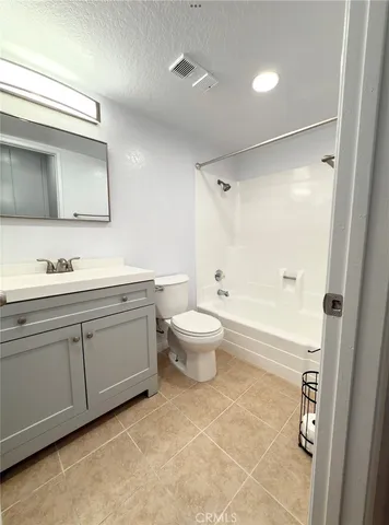 $412,000 | 20702 El Toro Road, Unit 243, Lake Forest, CA 92630