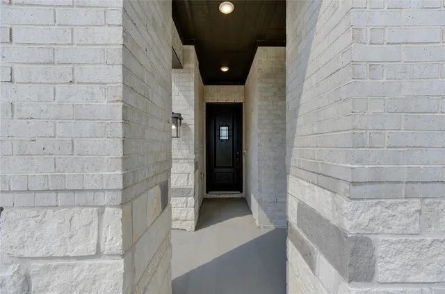 a view of entryway and hall