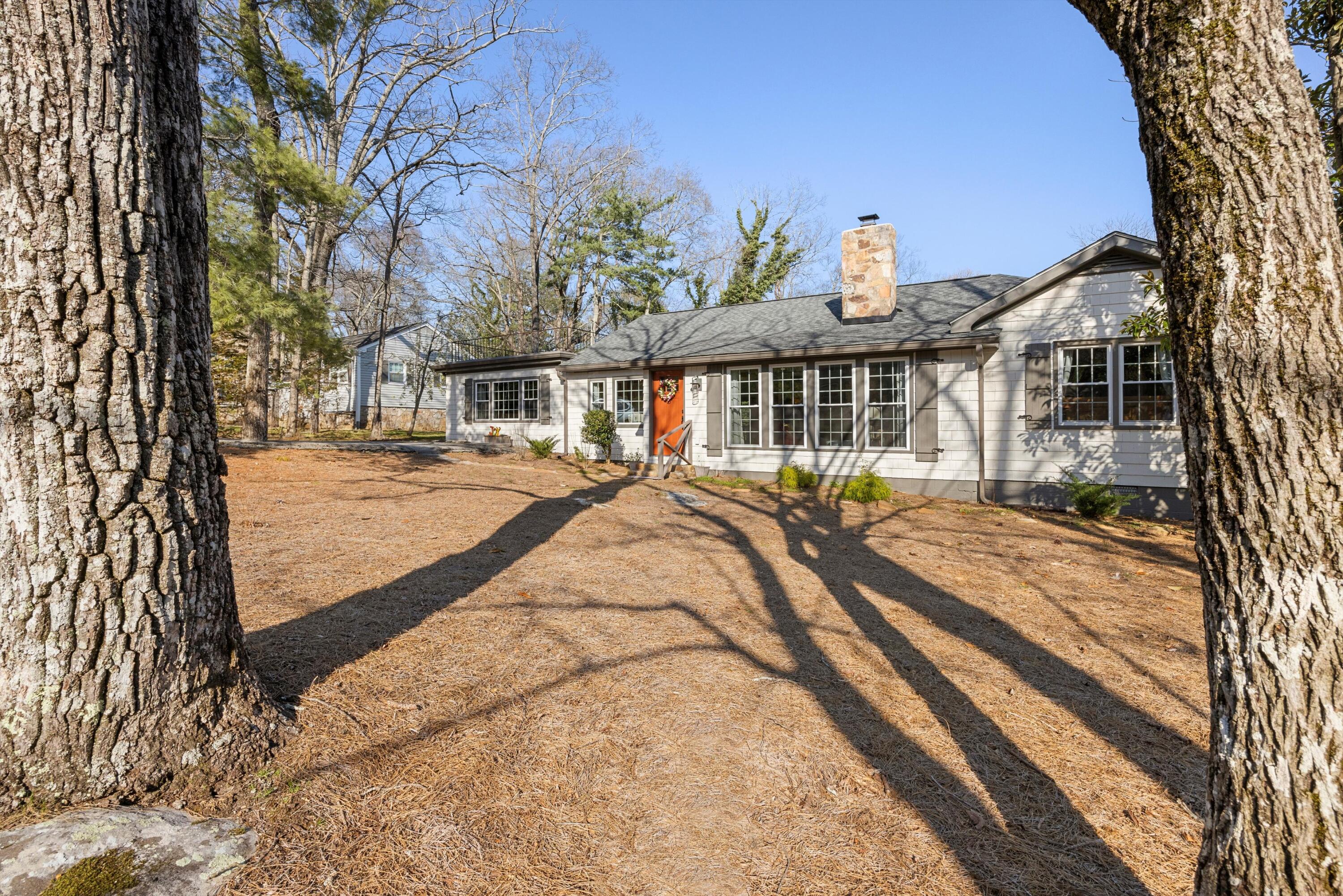 1207 Elfin Road Lookout Mountain, GA 30750 - Photo 3 of 47 02-2M6A0462
