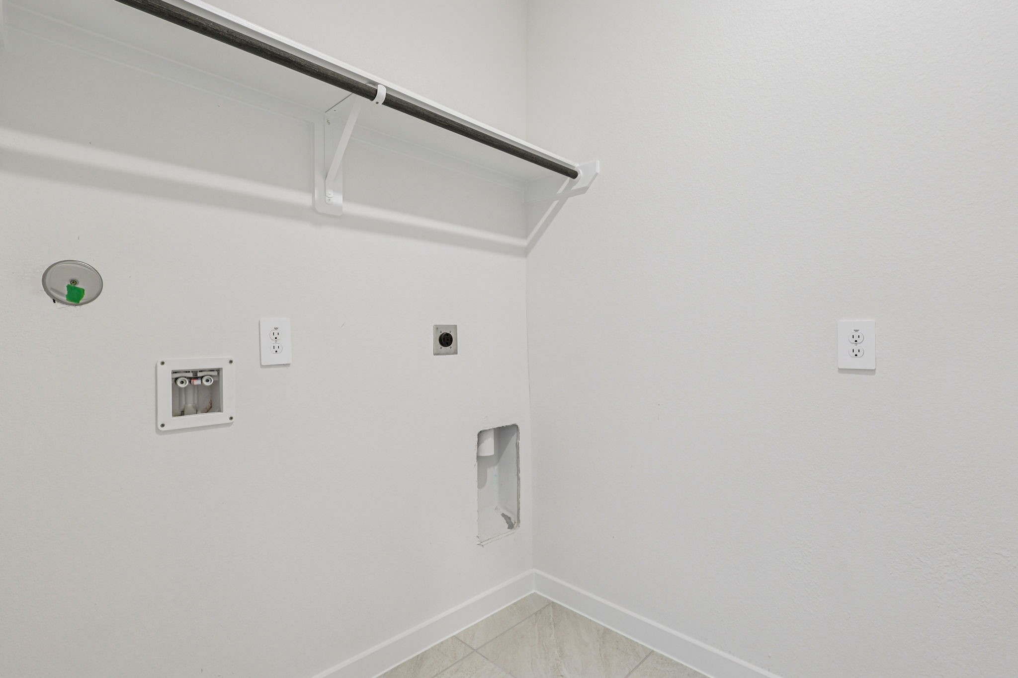 5815 Chamberlain Crossing Rosenberg, TX 77471 - Photo 32 of 35 a bathroom with a shower