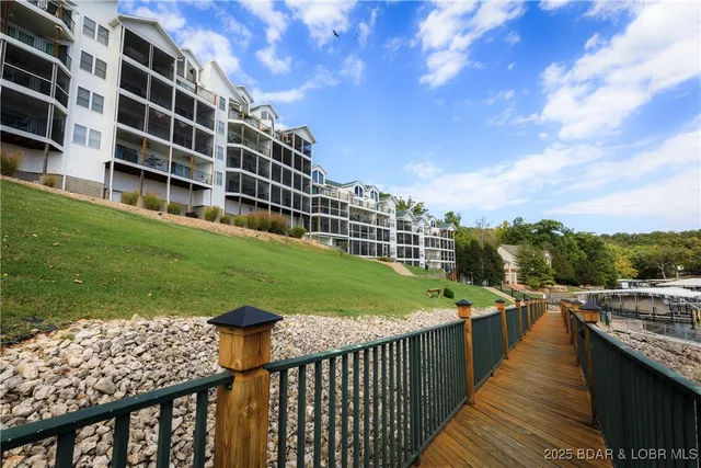 $320,000 | 194 Park Pl Lane, Unit 3G, Kaiser, MO 65047