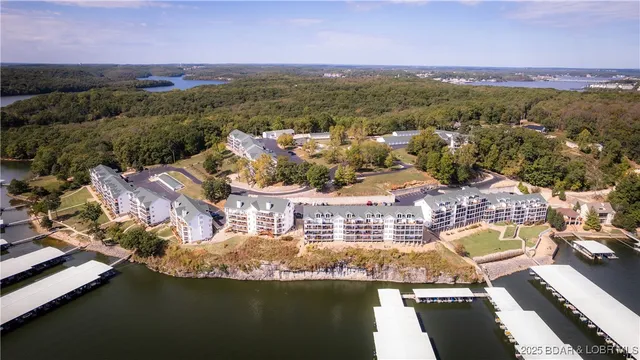 $320,000 | 194 Park Pl Lane, Unit 3G, Kaiser, MO 65047