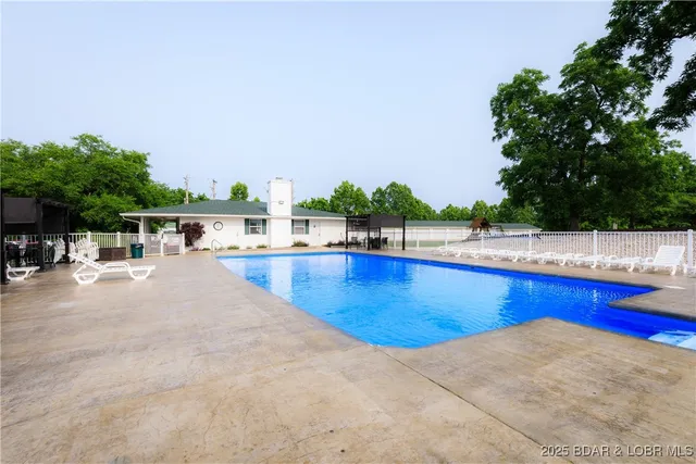 $320,000 | 194 Park Pl Lane, Unit 3G, Kaiser, MO 65047