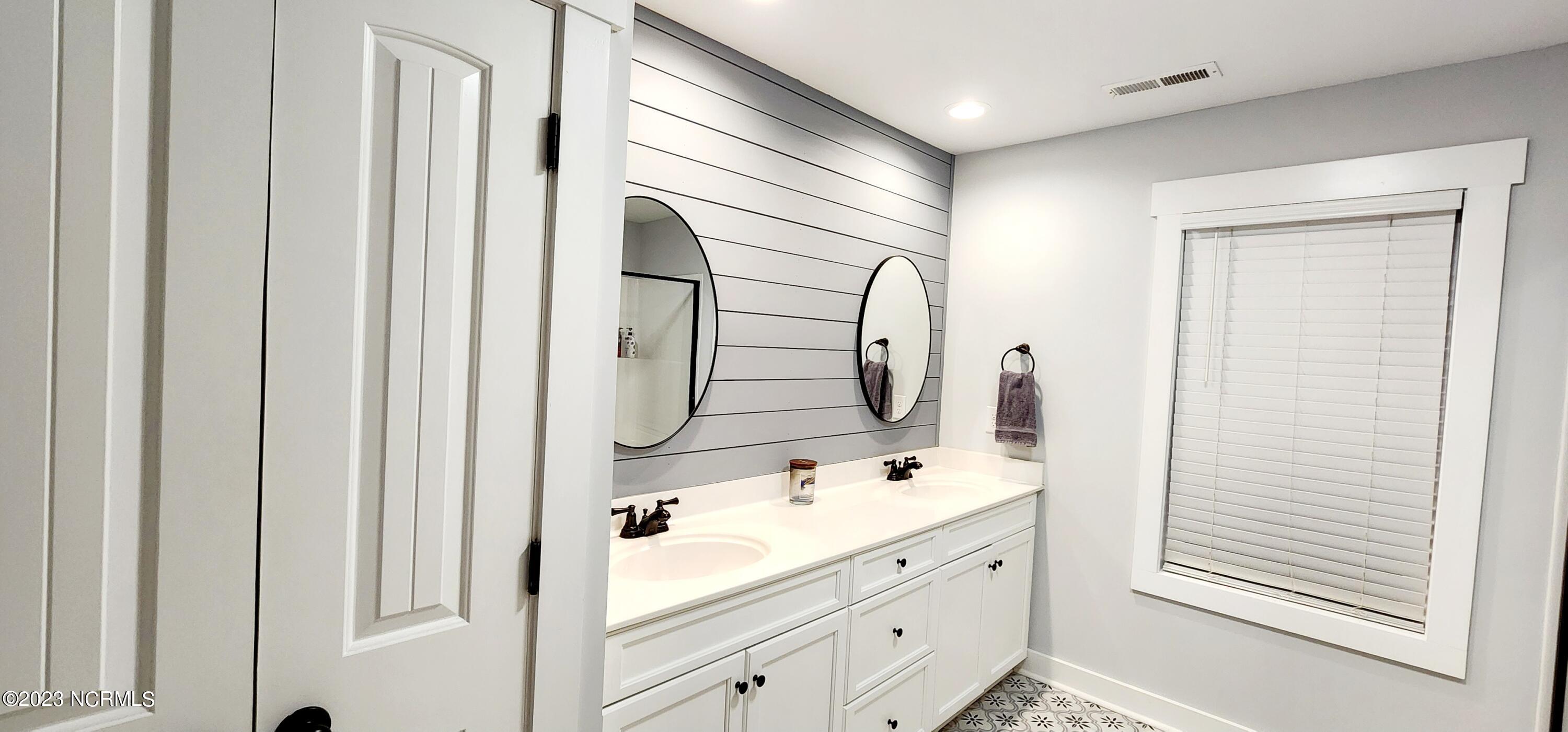 352 Inverness Drive Hubert, NC 28539 - Photo 24 of 51 352 photo m bath 3